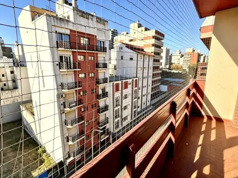 Alquiler departamento de 1 ambiente - cochera - vista al mar - La Rioja 1000 - La Perla - Mar del Pl