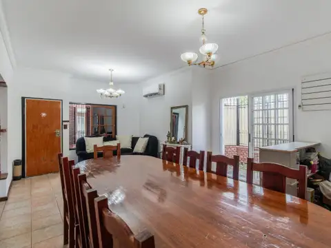 Depto Tipo Casa 4 ambientes con 2 baños
