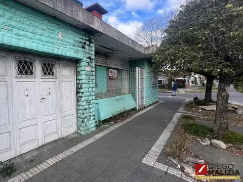 Casa 5 ambientes con 1 baño
