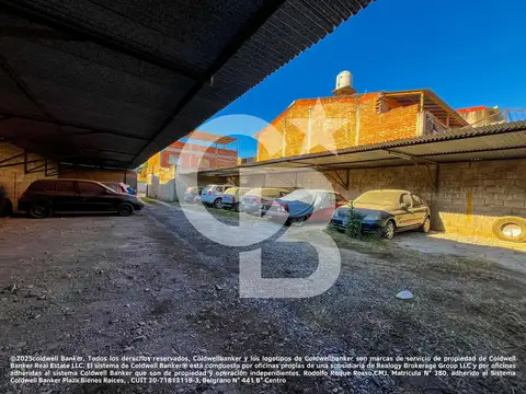 VENTA TERRENO CON COHERAS