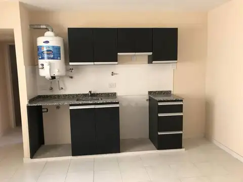 Av. J. D. Peron 3800, Piso 3