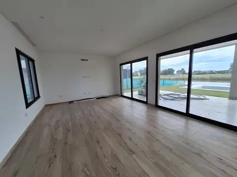 Casa en Venta El Cantón Islas a la Laguna y al Golf