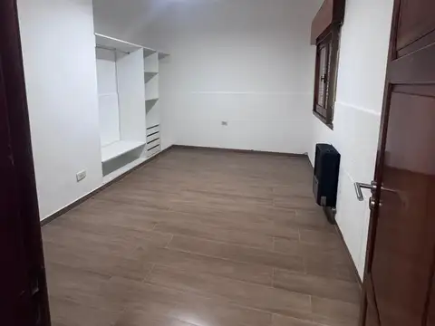 Departamento en Alquiler en Villa Catella, $ 500.000