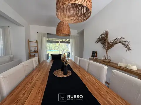 Casa 5 ambientes con 4 baños