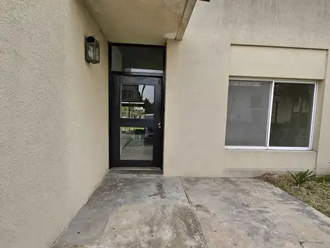 Casa en Venta en Pilar, USD 185.000