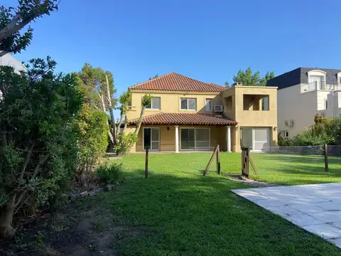 Casa en Alquiler de 3 dormitorios