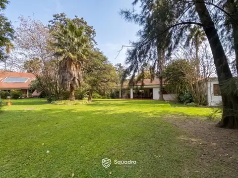 Casa en Venta con 3 cocheras