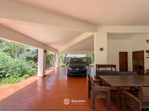 VENTA | PERMUTA - Casa ideal para institución con 7 dormitorios - Roldán.