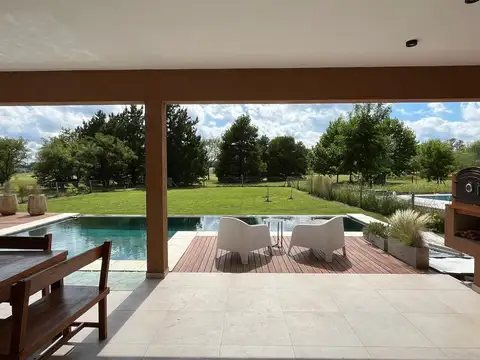 Casa en Alquiler de 4 dormitorios