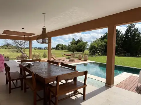 CASA ALQUILER 4 DORM PILETA MEDAL CC PILAR