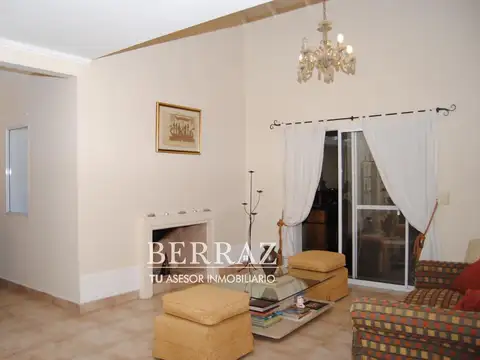 Casa venta 8 ambientes en Las Condes Pilar lote de 800 m2