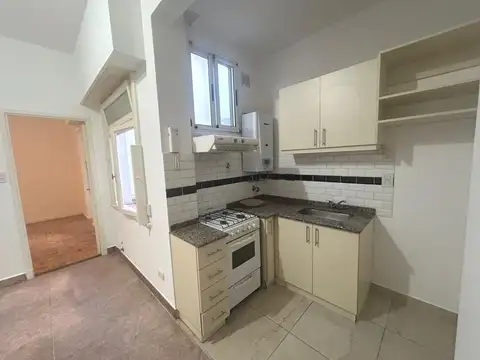 2 AMB 1º X ESC 34 M2 INTERNO LUMINOSO. BAÑO Y COCINA A NUEVO
