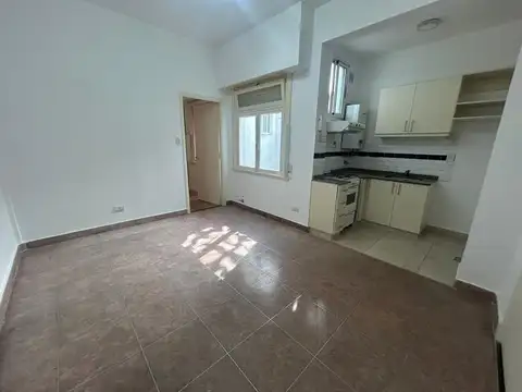 2 AMB 1º X ESC 34 M2 INTERNO LUMINOSO. BAÑO Y COCINA A NUEVO