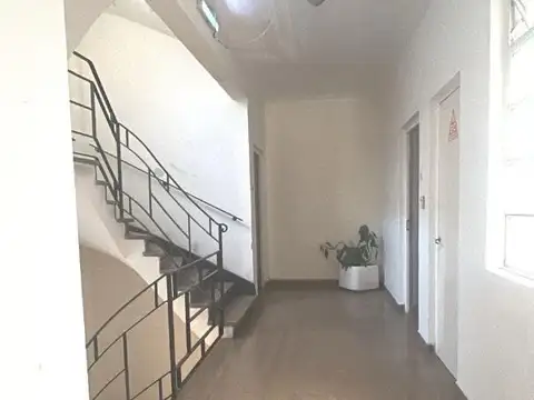 2 AMB 1º X ESC 34 M2 INTERNO LUMINOSO. BAÑO Y COCINA A NUEVO