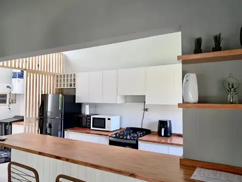 Casa 4 ambientes con 3 baños