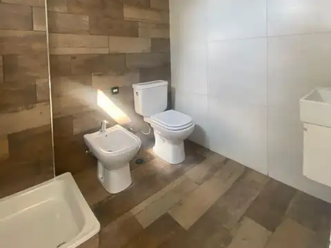 Casa 4 ambientes con 3 baños