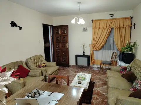Casa en Venta con 1 cochera