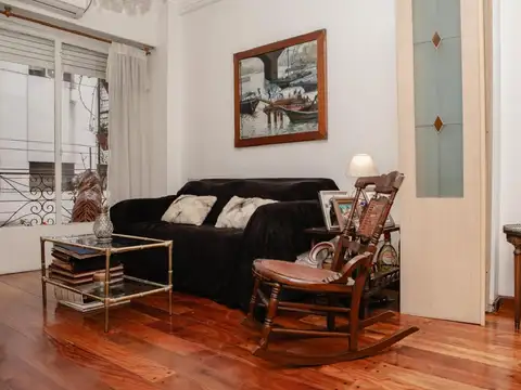 Venta 4 ambientes en Barrio Norte con balcón a la calle
