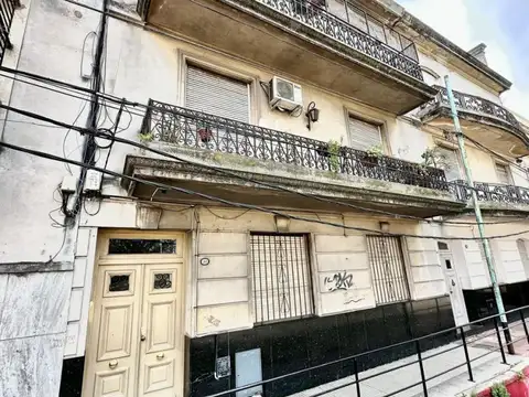 Venta Departamento 2 ambientes La Boca con patio 69.59 M2