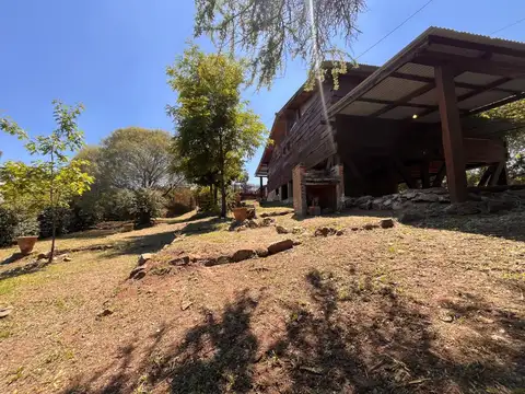 Casa en Venta con 3 cocheras