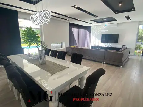 Casa en Alquiler con 1 cochera