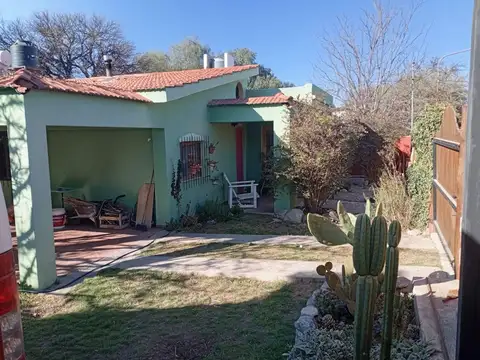 VENTA CASA 3 DORMITORIOS CAPILLA DEL MONTE