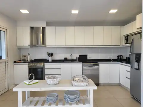 Casa Venta Costa Esmeralda con pileta toma permuta