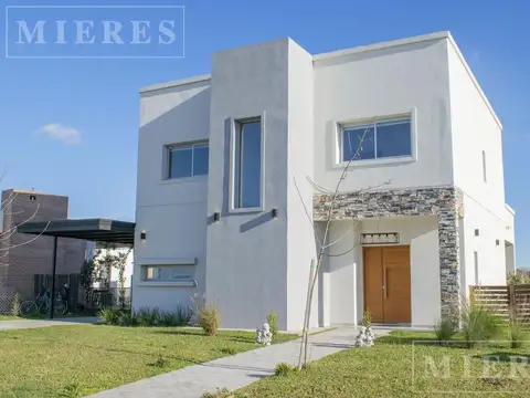 Casa en alquiler anual en Santa Lucía, Pilar del Este