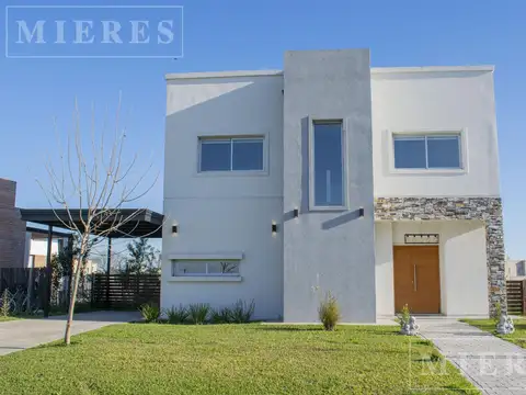 Casa en alquiler anual en Santa Lucia, Pilar del Este