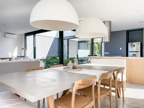 Casa 3 ambientes con 2 baños