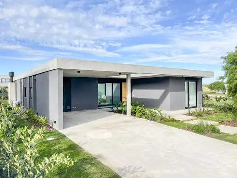 Venta Casa 3 ambientes, San Sebastián, área 5