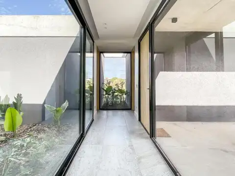 Venta Casa 3 ambientes, San Sebastián, área 5
