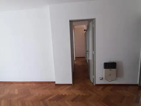 Departamento 6 ambientes con 2 baños