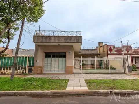 VENTA CASA 3 AMBIENTES EN VILLA BOSCH  IMPERDIBLE
