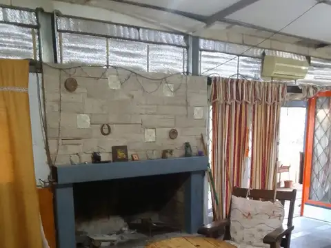 Casa 6 ambientes con 1 baño