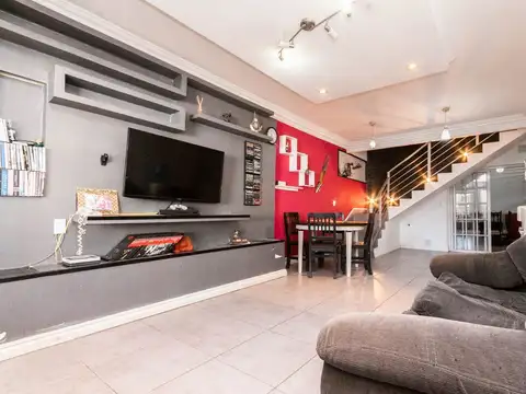 DUPLEX VENTA ADROGUE 4 AMBIENTES UBICACION IDEAL