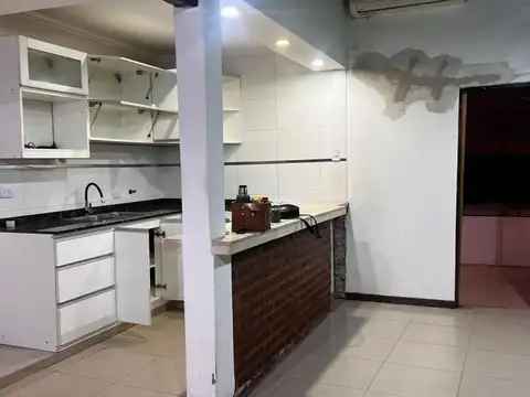 Casa 4 ambientes con 1 baño