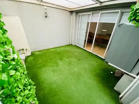 Oficina 5 ambientes con 2 baños