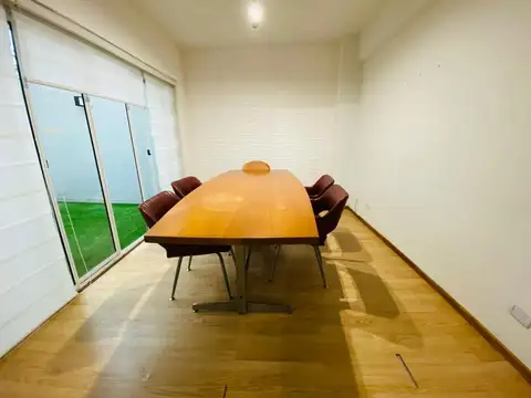 ALQUILER OFICINA DESPACHO SALA DE FIRMAS BAÑOS COCINA PATIO