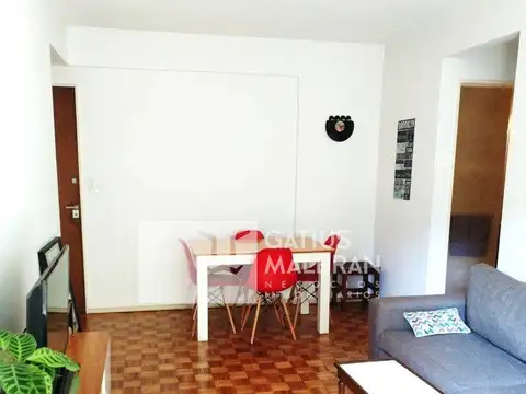 Excelente dos ambientes luminoso con bolcón!