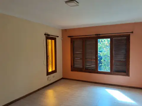 ACANTILADOS  HERMOSO CHALET 