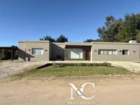 Casa en alquiler en Costa Esmeralda para 8 personas con pileta