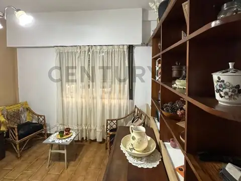 VENTA CASA 3 AMBIENTES / COCHERA / PATIO - SOLANO