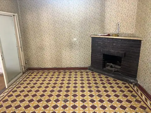 Casa 5 ambientes con 1 baño