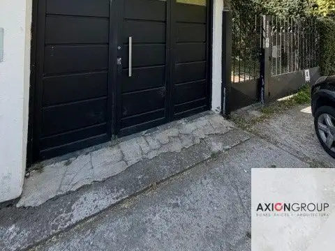 Casa en venta c/ cochera en Los Hornos