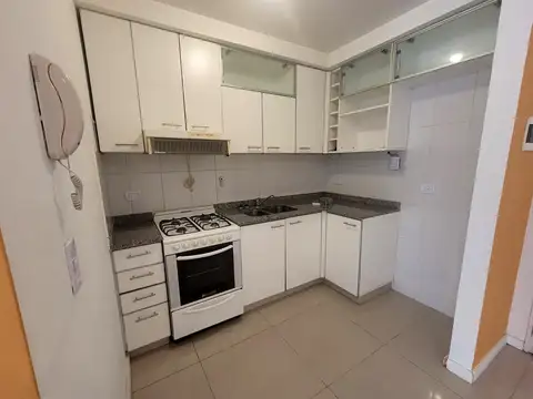 Avenida Directorio 1200 , Piso 1