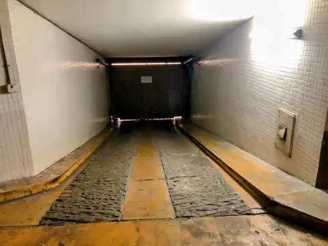 Cochera fija en Recoleta, seguridad 24hs
