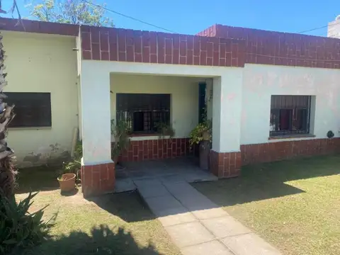 CASA 3 DORMITORIOS + DEPTO 2 DORM | BARRIO LOS BOULEVARES