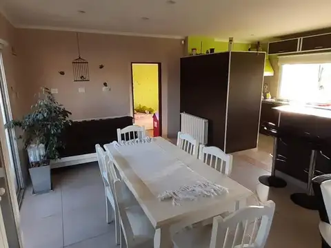 Casa 6 ambientes con 3 baños