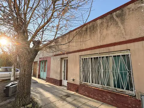 Cañuelas- Casa en venta ¡Oportunidad para reciclar en una excelente ubicacion!